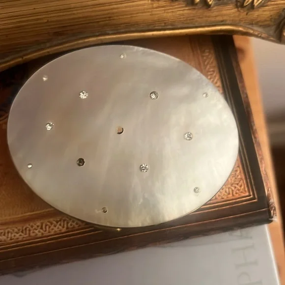 Mother of Pearl 1950’s vintage makeup compact - Picture 2 of 5